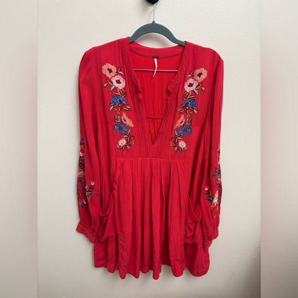 Free People Red Floral Embroidered Boho Tunic Top Small Long Sleeve Peasant - Picture 2 of 13